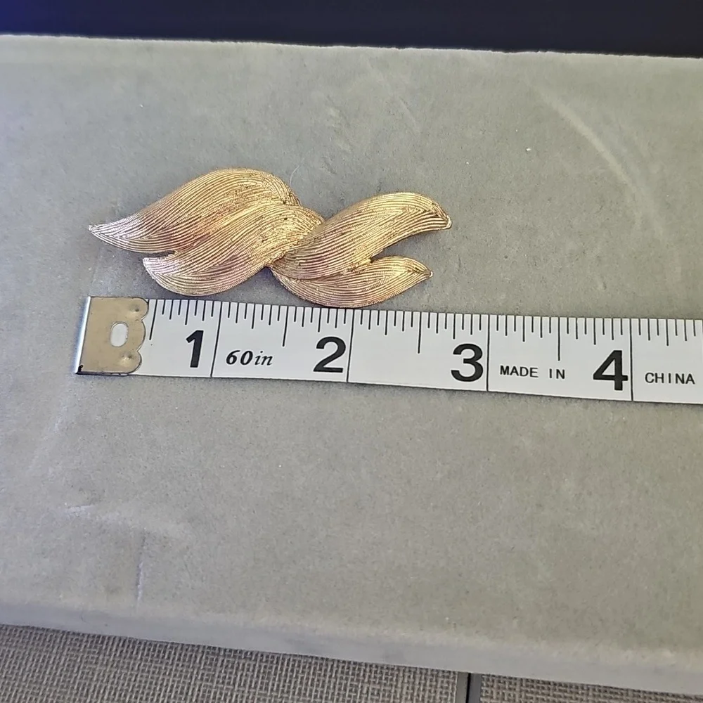 Vintage Signed Monet Gold Tone Brooch